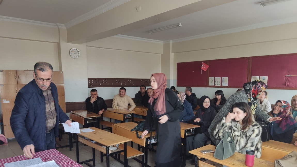 Okulumuzda sene başı öğretmenler kurul toplantısı gerçekleştirildi.